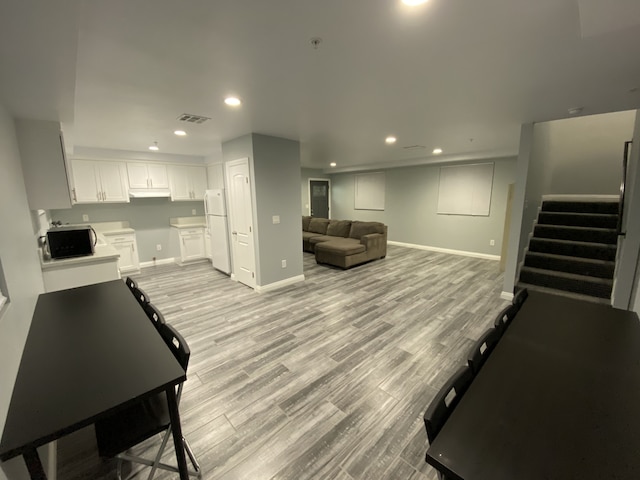 モダンホステル