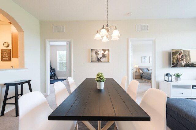 セントラル エレガンス - スペーシャス ビューティフリー デコール コンドミニアム