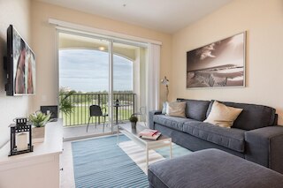 セントラル エレガンス - スペーシャス ビューティフリー デコール  コンドミニアム