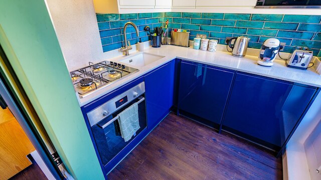 スタイリッシュ ワン ベッドルーム フラット イン ケンジングストン ロンドン