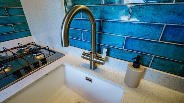 スタイリッシュ ワン ベッドルーム フラット イン ケンジングストン ロンドン