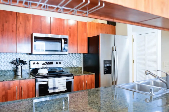 プール付きブリッケルの専用コンド