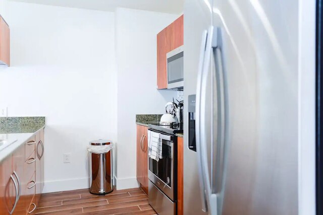 プール付きブリッケルの専用コンド