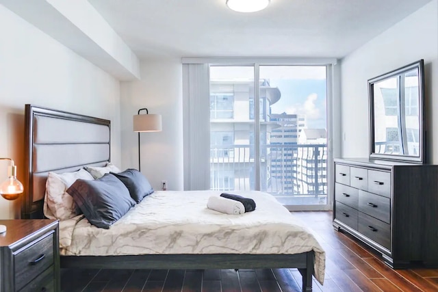 プール付きブリッケルの専用コンド