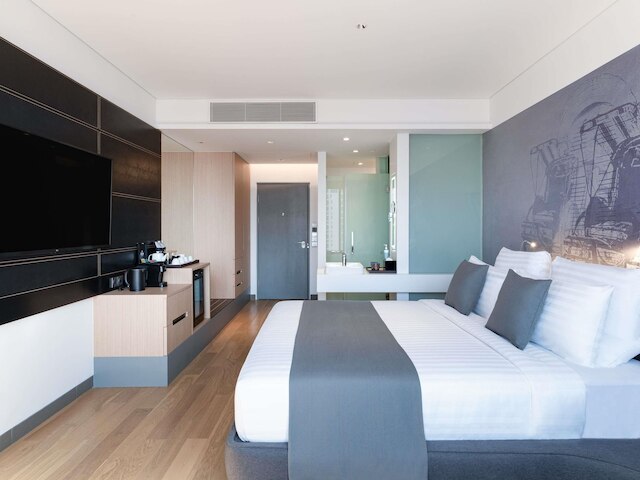 ノボテル プノン ペン バンク  1