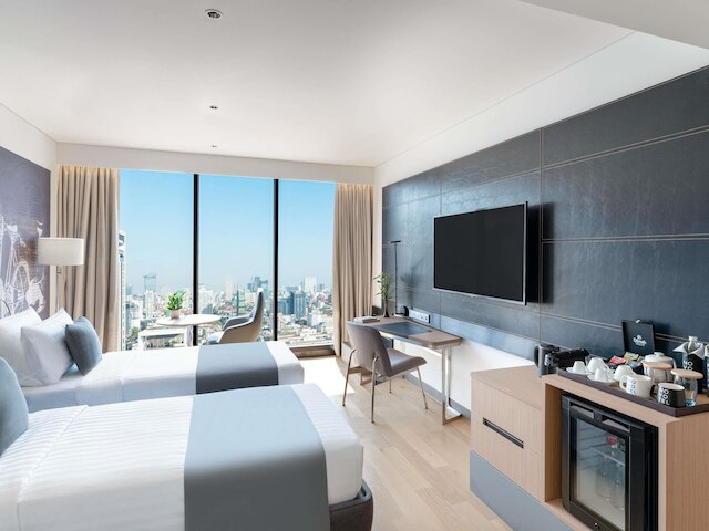 ノボテル プノン ペン バンク  1