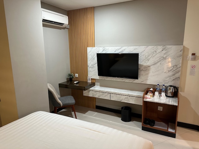 ディプリマホテルジェムルサリスラバヤ