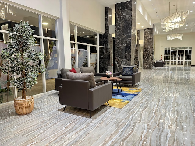 ディプリマホテルジェムルサリスラバヤ