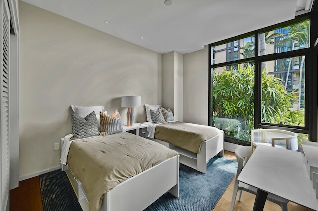 パークレーン 3300 3 ベッドルームアパート バイ レッドオーニング