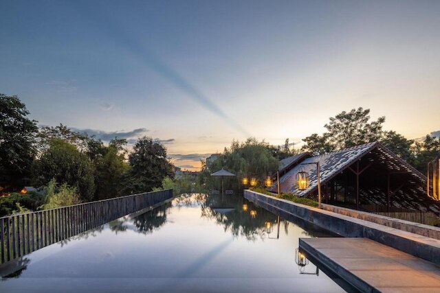 ホテル ピン シルエット