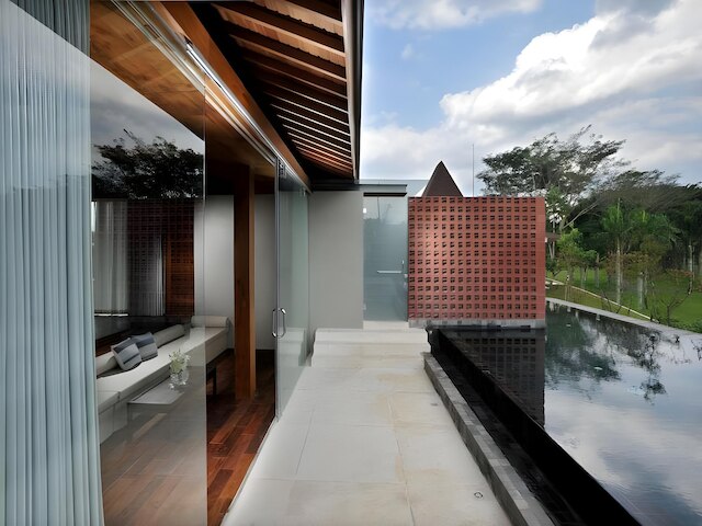 ジョグロ ラグジュアリー バンガロー