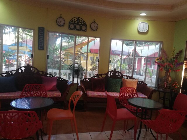 ディ ラッキー ガーデン イン