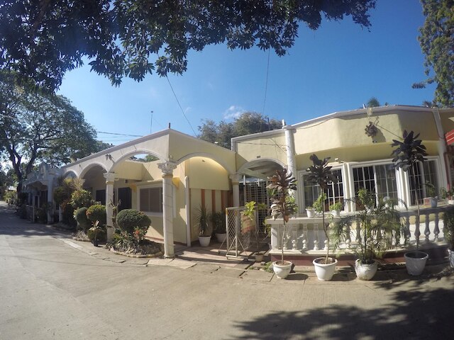 ディ ラッキー ガーデン イン