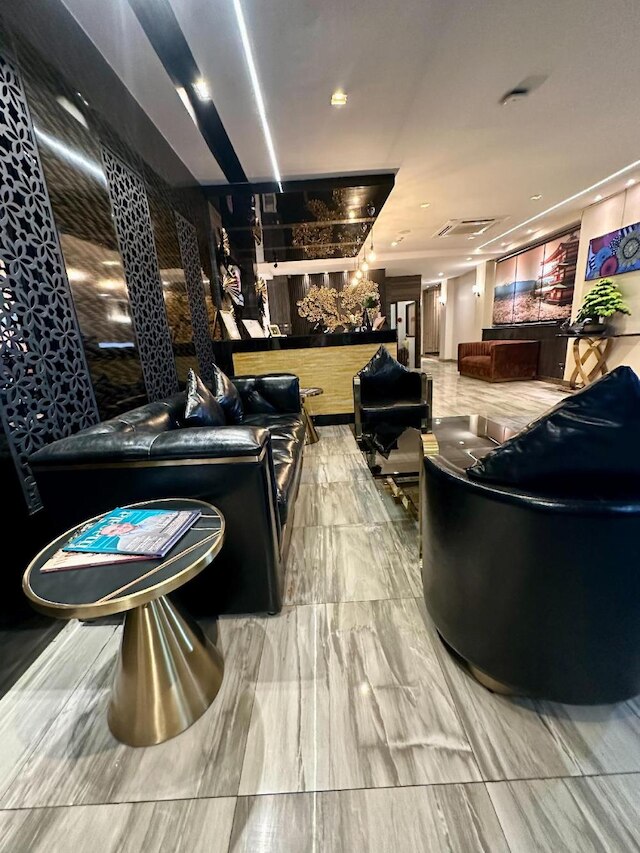 サクラ スカイ レジデンス