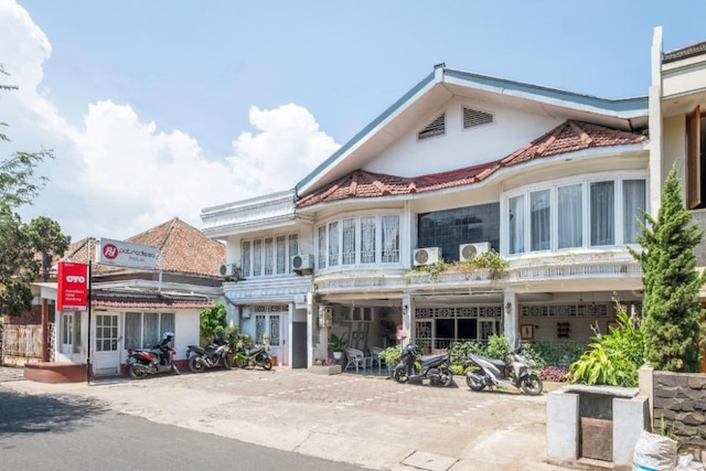 OYO 1444 パトラディッサ スタシウン バンドン ホテル