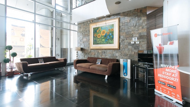 レッドドアーズ プラス アット エ ロドリゲス コーナー バナウェ