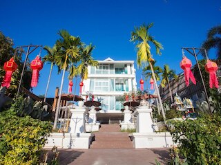 OYO 261 リバーサイド コロニアル ホテル