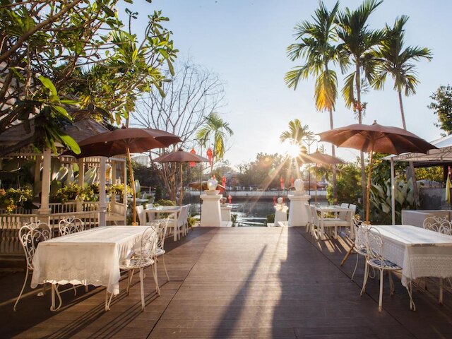 OYO 261 リバーサイド コロニアル ホテル