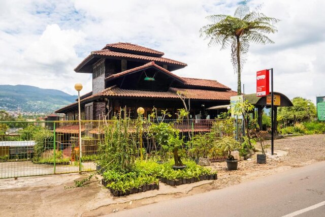 キャピタルO 2640 ルマハ カイュ コテージ シャリーア