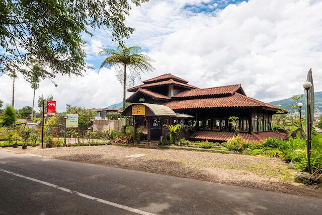 キャピタルO 2640 ルマハ カイュ コテージ シャリーア