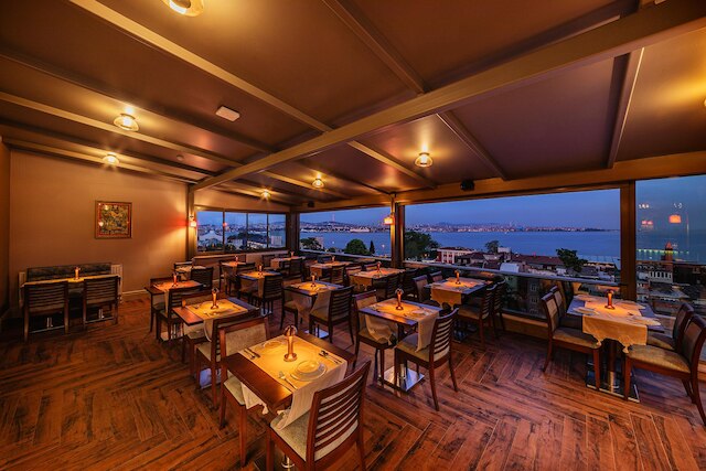 トリトン ホテル