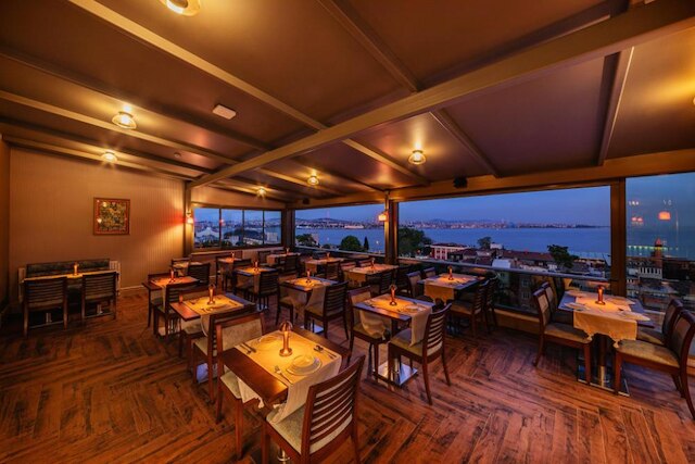 トリトン ホテル