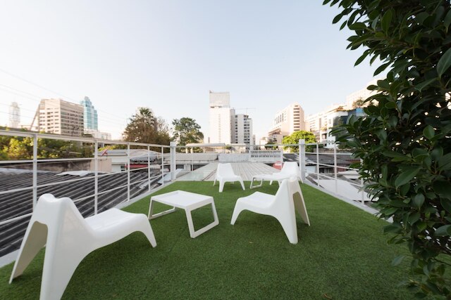 オン ザ ベッド ホステル