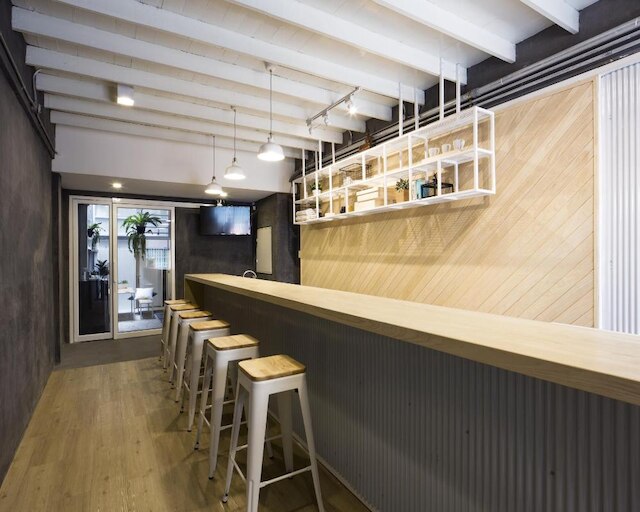 オン ザ ベッド ホステル