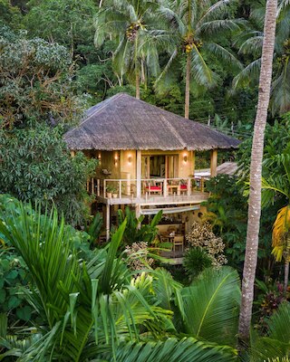 ブルーマンゴ ルームズ & ヴィラズ