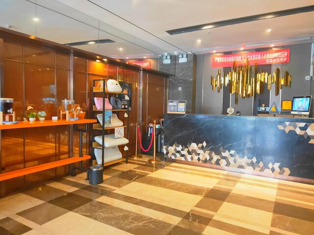 インセイル ホテルズ 羅湖 レイルウェイ ステーション (迎商酒店 深圳羅湖口岸火車站店)