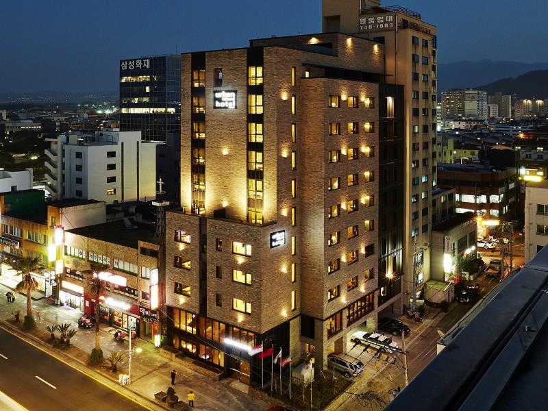 アーバン アイランド ホテル