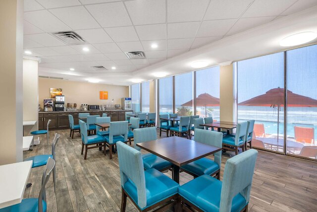 コンフォート イン & スイーツ デイトナ ビーチ オーシャンフロント