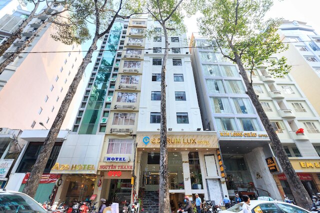 SAZI レジン ホテル - フリー ネイルズ/ヘアウォッシュ