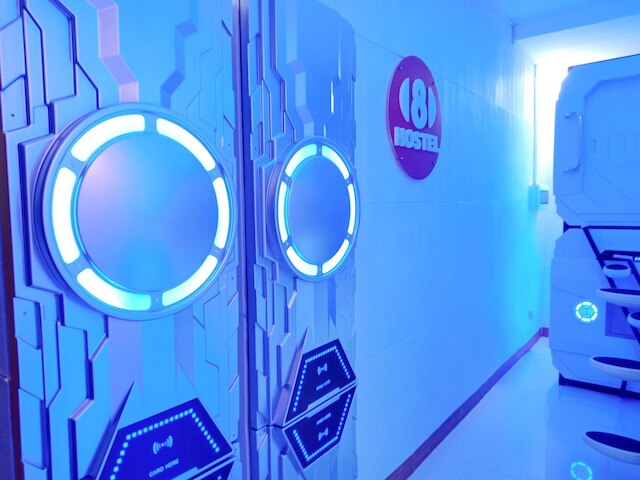 8 ホステル アット キアポ