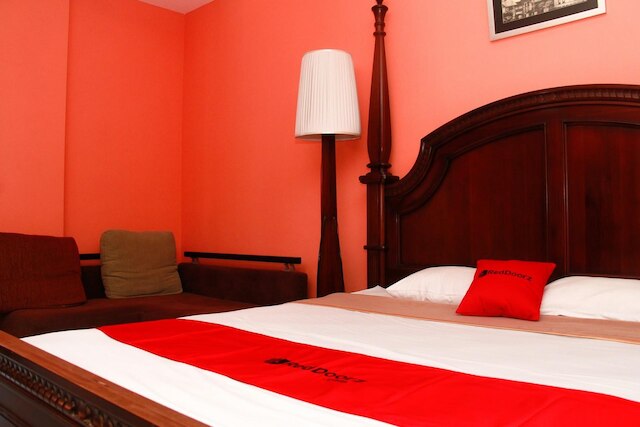 レッドドアーズ アット セルサン バジュリ