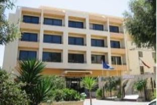 ディーンズ ハムレット ホテル