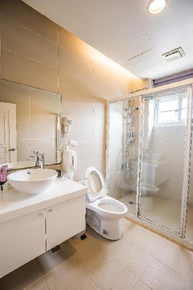 Isaalice Slip and Slide B&B