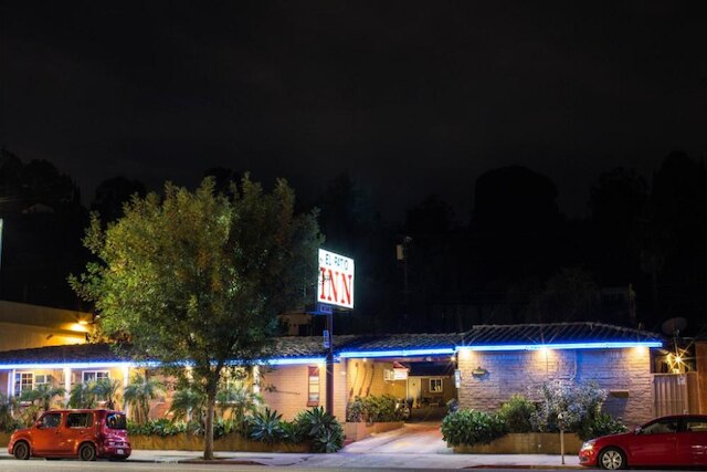 エル パティオ イン - ニア ユニバーサル スタジオ ハリウッド