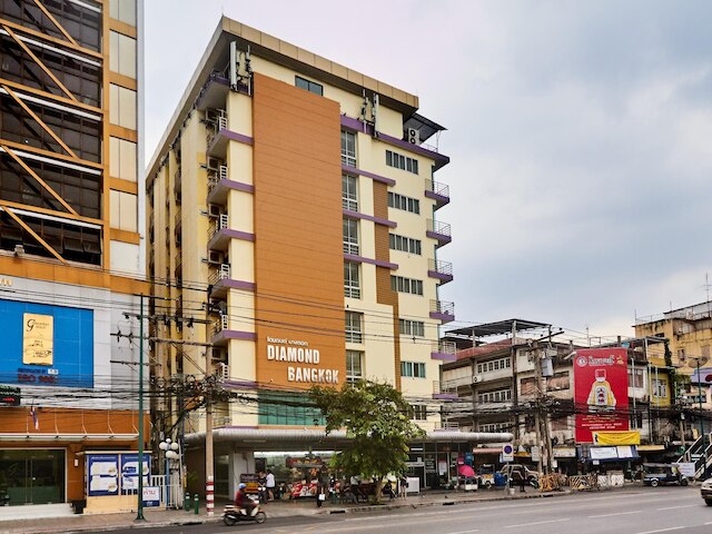 ダイアモンド バンコク アパートメント