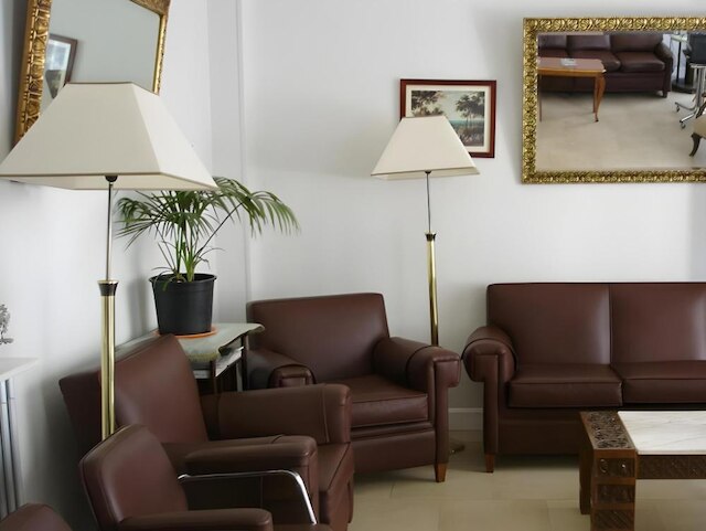 ホスタル エクセルシオール