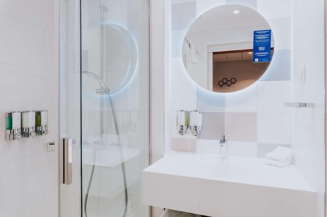 ハンプトン バイ ヒルトン ワルシャワ レドゥータ