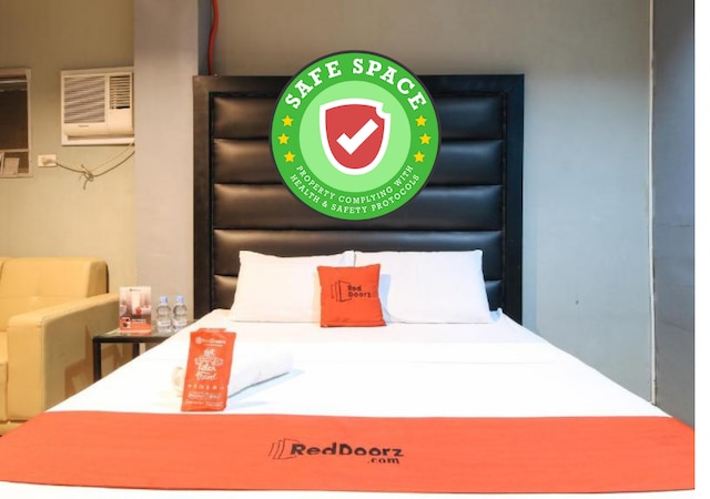 レッドドアーズ @ P フロレンティーノ ストリート サンパロク マニラ