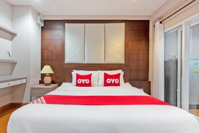 OYO 995 ブルー カフェ アパートメント