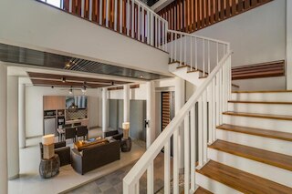 オラ ヴィラズ アット ウルワツ