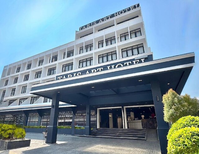 タリス アート ホテル プレー