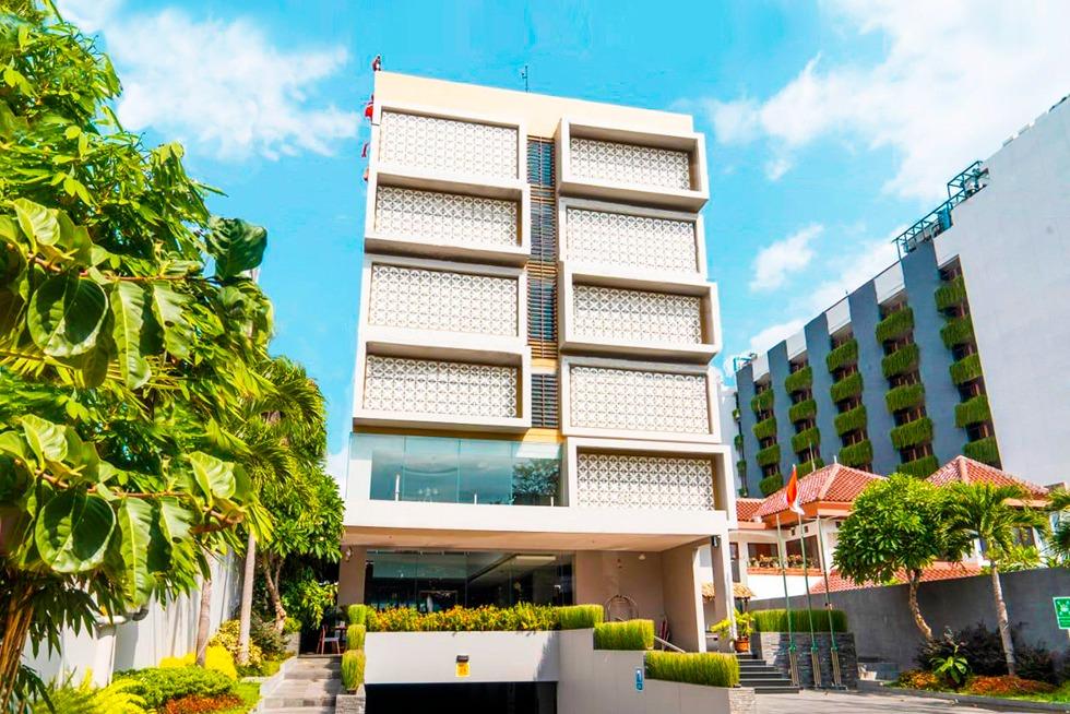 アット HOM プレミア・ティモホ