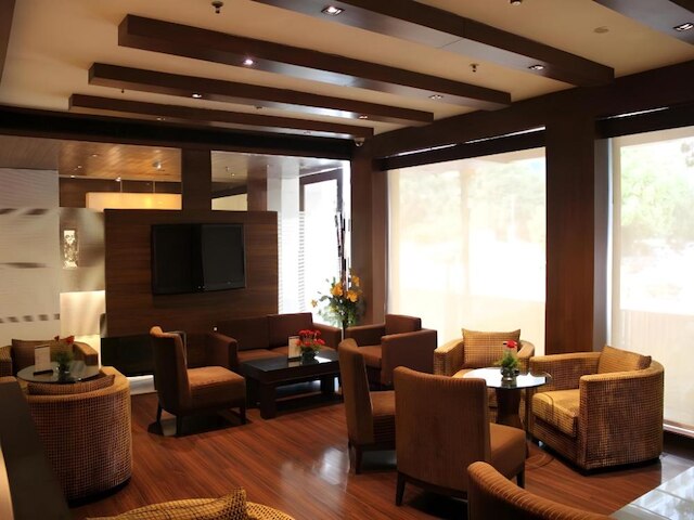 シェルヴァニ ホテル ネール プレイス