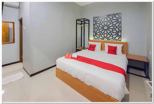 レッドドアーズ アット マヌカン スラバヤ