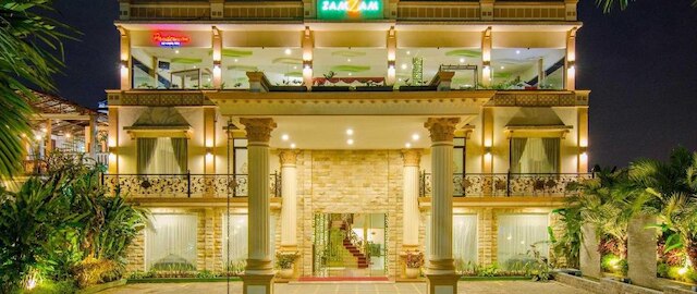 ザムザム オテル アンド コンベンション バトゥ パワード by アーキペラゴ