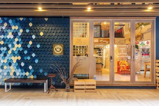 キンノン デラックス ホステル コワーキング カフェ